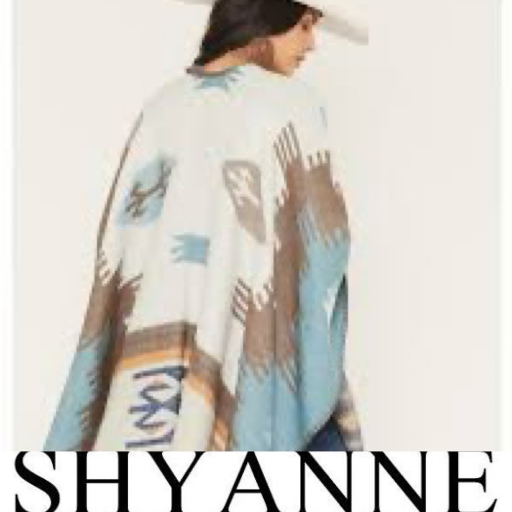 Shyanne Southwestern Patterned Poncho NWT
